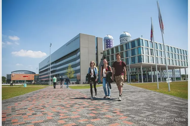 Dak van UvA-locatie Science Park eraf gewaaid