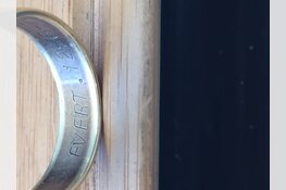 Van wie zijn deze bij een cv-monteur en een goudopkoper aangetroffen gestolen sieraden?