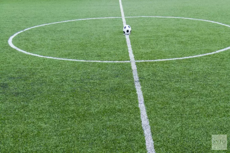 Jeugdspeler Zeeburgia gereanimeerd op voetbalveld