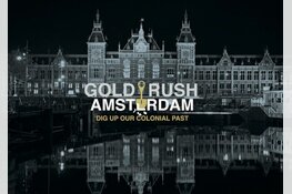 Goudklompen verstopt in de straten van Amsterdam