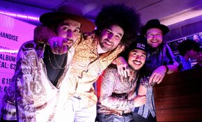 Rilan & The Bombardiers sensationeel in eigen huis