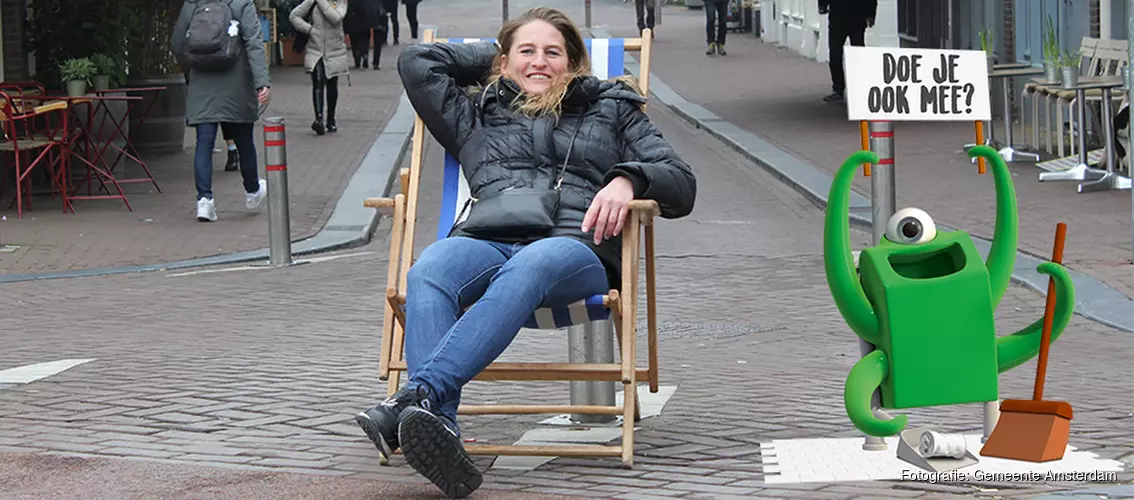 Zwerfafval prikken tijdens de Landelijke Opschoondag