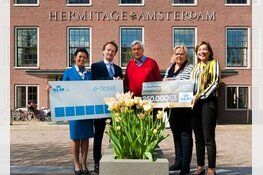 250.000ste bezoeker Hollandse Meesters verrast met vliegtickets Amsterdam – St.-Petersburg