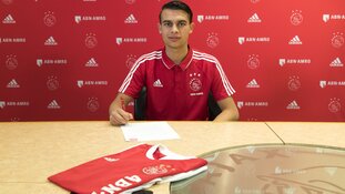 Ajax contracteert drie jeugdspelers