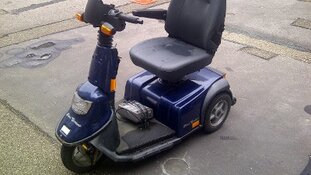 Bestuurder scootmobiel gezocht voor straatroof