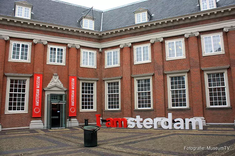 Koning opent tentoonstelling ‘1001 vrouwen in de 20ste eeuw’ in Amsterdam Museum