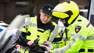 Automobilist voor 2e x betrapt op rijden zonder rijbewijs