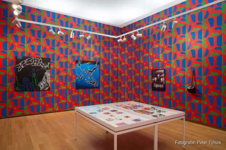 Stedelijk Museum Amsterdam dankzij grote aanwinst Europees kenniscentrum van General Idea, een invloedrijk kunstenaarscollectief uit de jaren tachtig