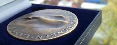 Jubilerend AMVJ onderscheiden voor 100 jaar sport en cultuur