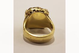 Van wie zijn deze ringen?