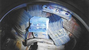 350.000 euro aangetroffen in wasmachine
