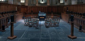 De Oude Kerk als muziektempel: Canadees Kunstenaarsduo laat publiek op het Grote Orgel spelen