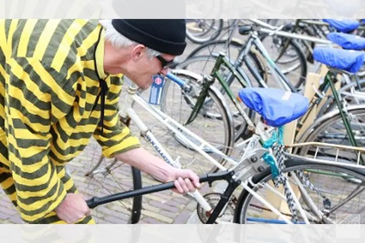 Zestig fietsen aangetroffen bij pseudokoop