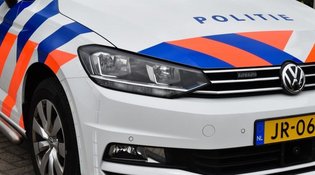Vluchtende verdachte ramt meerdere auto’s