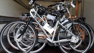 Van wie is 1 van deze 58 fietsen?