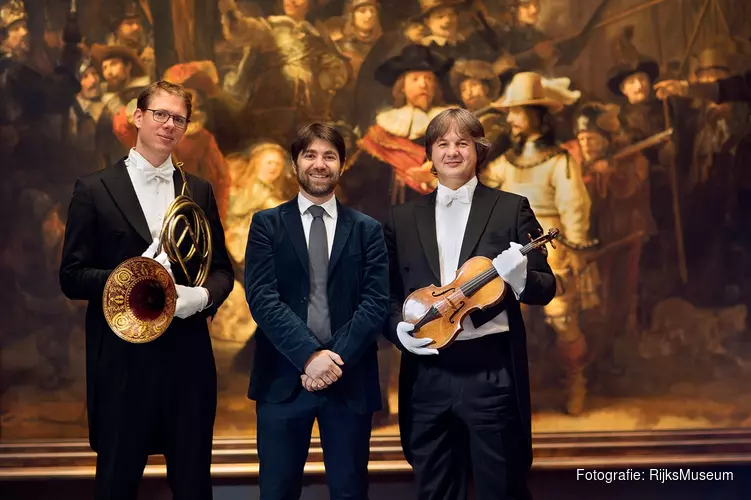 Het Koninklijk Concertgebouworkest treedt op voor de Nachtwacht