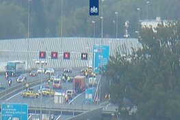 Uur vertraging door ongeluk met negen auto's op A10