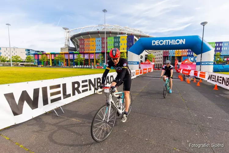 Cycle Tour Amsterdam: honderden fietsers beleven zomerse toertocht