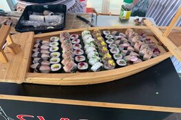 Viswinkel Peter Tol scoort met haringsushi