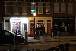 Gewonde bij schietincident in snackbar Amsterdam