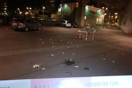 Dode bij schietpartij bij metrostation in Amsterdam-Zuidoost