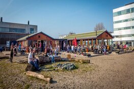 De VerbroederIJ opent beloofde stadsstrand aan het IJ