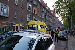 Amsterdamse brandweer haalt vrouw en zeven huisdieren uit woning vol rook