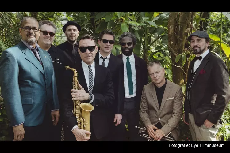 Eye am Sonntag: New Cool Collective speelt nieuwe score bij Menschen am Sonntag