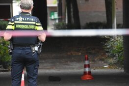 Politie schiet bij aanhoudingen op straat in Amsterdam Zuidoost