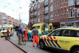 Fietser zwaargewond na aanrijding in Amsterdam
