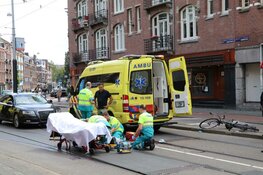 Fietser zwaargewond na aanrijding in Amsterdam