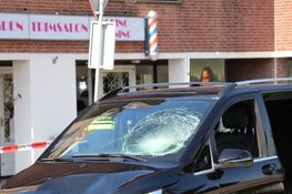 Fietser zwaargewond na aanrijding met taxi