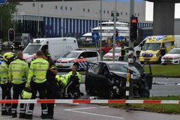 Auto crasht tijdens wilde achtervolging in Westpoort