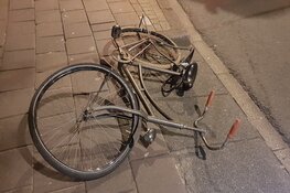 Fietser zwaargewond nabij Leidseplein na botsing met huurauto