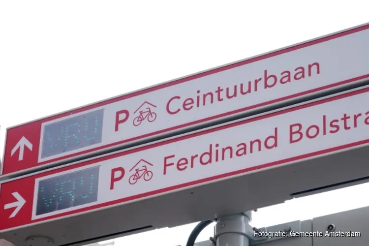 Met je bankpas of OV-kaart inchecken bij de fietsenstalling