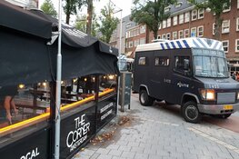 Politie voorkomt confrontatie Ajax- en Groningen-fans: 90 uitsupporters gearresteerd