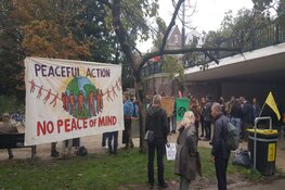 Ongeveer 40 klimaatactivisten opgepakt bij ABN Amro-kantoor