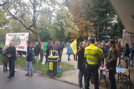 Ongeveer 40 klimaatactivisten opgepakt bij ABN Amro-kantoor