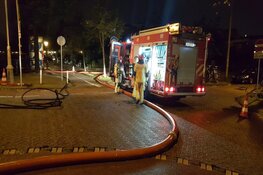 Grote brand in leegstaand pand Amsterdam: omliggende huizen ontruimd