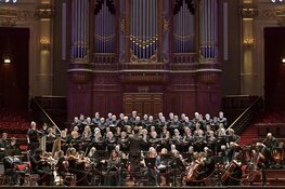 140 zangers en muzikanten bij Nederlandse première Amerikaanse componist
