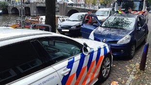 Twee verdachten aangehouden na achtervolging gestolen auto