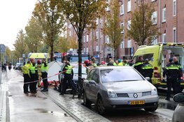 Bestuurder rijdt door na ernstig ongeval in Transvaalbuurt, voetganger zwaargewond