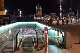 GVB-medewerkster gestoken met kam op Amsterdam Centraal