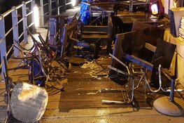 'Meubels restaurant in brand gestoken'