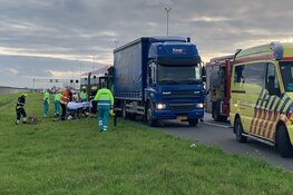 A5 naar Haarlem afgesloten na aanrijding bus en vrachtwagen