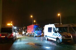 Bromfietser zwaargewond in Westpoort