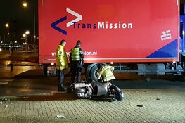 Bromfietser zwaargewond in Westpoort