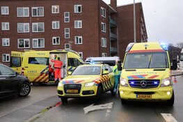 Scooterrijder zwaargewond na botsing in Slotermeer