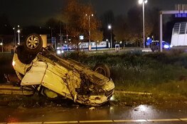 Crash op A10: twee gewonden, vermoedelijk lachgas in het spel