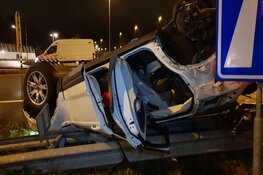 Crash op A10: twee gewonden, vermoedelijk lachgas in het spel